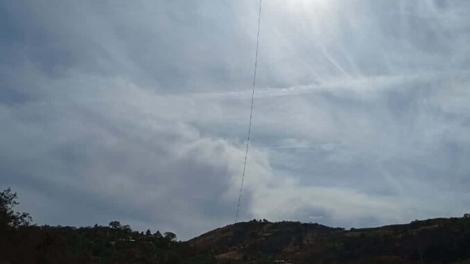 Implementa Gobierno del Estado operativo aéreo y terrestre para controlar incendio en Moris