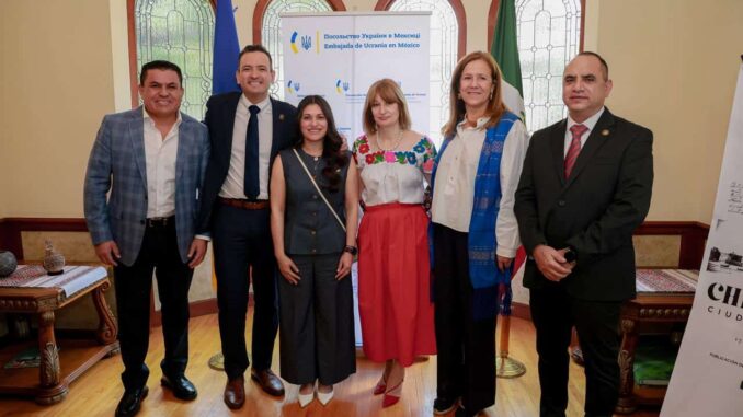 Presenta alcalde Marco Bonilla libro “Chihuahua, Ciudad Prócer” en Embajada de Ucrania