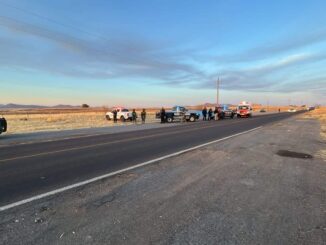 Investigan hallazgo de dos personas sin vida en la carretera Anáhuac a Riva Palacio