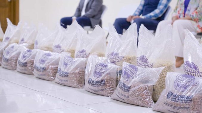 Entrega Estado paquetes de maíz y frijol a 450 familias de Cusihuiriachi y Santa Isabel