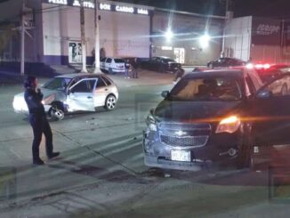 Choque en Nueva España y Calle Tercera deja tres lesionados