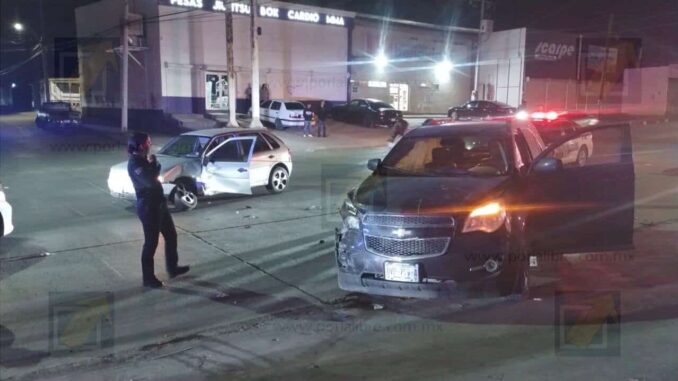 Choque en Nueva España y Calle Tercera deja tres lesionados