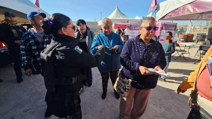 Ofrecen policías municipales platicas preventivas durante cruzada en Riveras del Bravo