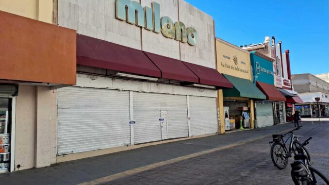 Sofocan bomberos segundo incendio presentado esta mañana en local del Centro