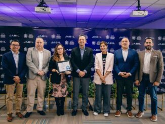 Entrega alcalde a empresa JABIL “Distintivo por Buenas Prácticas de Inclusión Laboral