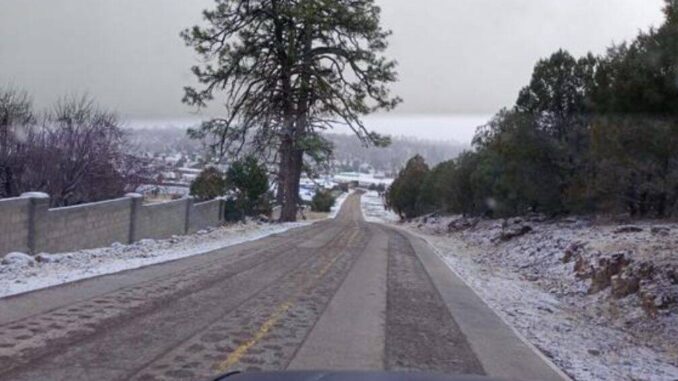 Se registra caída de nieve y aguanieve durante las primeras horas de este sábado