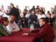 Atiende alcalde a vecinas y vecinos de la colonia Azteca