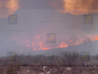 Se registra un incendio de gran magnitud en el relleno sanitario; bomberos trabajan en el lugar