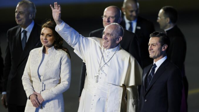 Peña Nieto destaca al papa Francisco como «líder social» y recuerda su visita a México