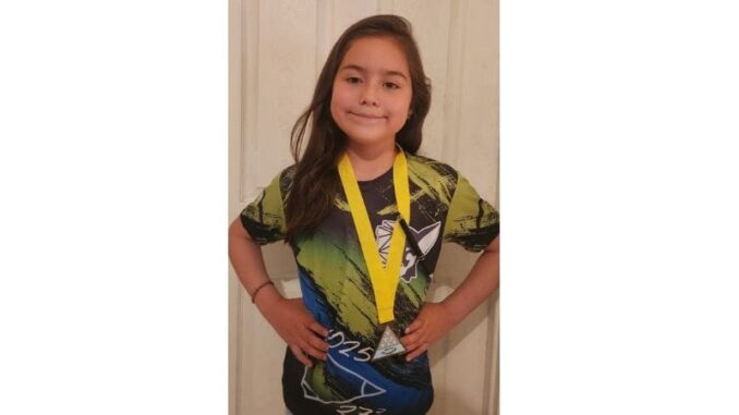 Gana alumna de primaria de Buenaventura medalla de plata en Olimpiada Nacional de Matemáticas