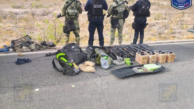 Aseguran arsenal abandonado tras enfrentamiento en la carretera Ojinaga – Aldama