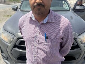 Lo detienen por tirar bolsas de basura en baldío