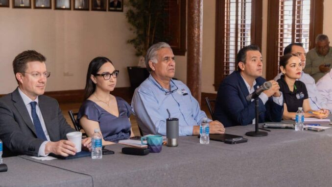 Convoca alcalde a reunión con todo el gabinete municipal