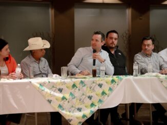 Comparte Marco Bonilla políticas de Chihuahua ante empresarios de Camargo