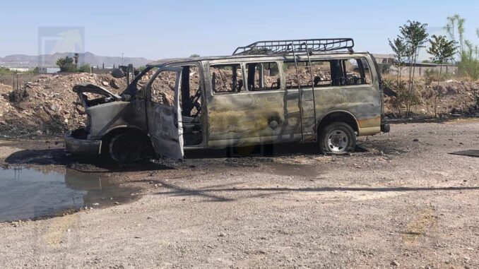 Camioneta recién reparada se calcina en Valles de Chihuahua