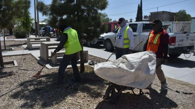 Rehabilitan plaza y calles de Zaragoza, retiran 65 toneladas de basura