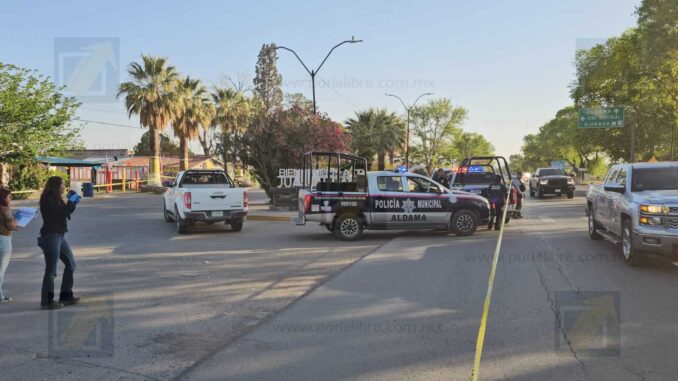 Hallan cuerpo con narcomensaje en acceso principal al municipio de Aldama