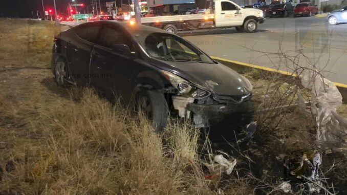 Choque con volcadura en Circuito Universitario y Cafetales