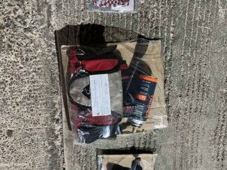 Detienen a tres hombres y un menor con posible droga y lanzallamas casero en Cuauhtémoc