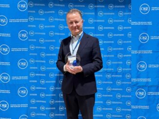 Premian al Dr. José Antonio Lozano Díez por su compromiso con la educación