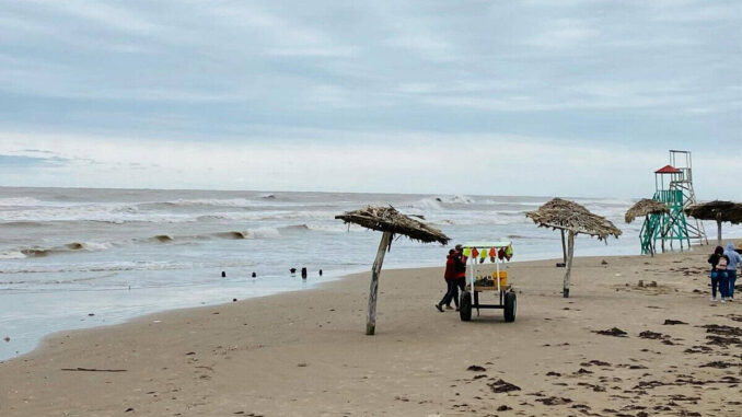 Joven rescata a su amigo en playa de Tamaulipas pero no logra salir; hallan su cuerpo tras horas de búsqueda
