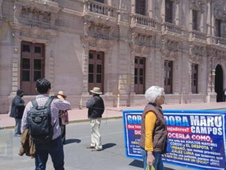 Mujer se instala en Plaza Hidalgo en protesta por un caso sin resolver desde hace una década