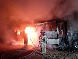 Salvan Policías Municipales a cinco personas atrapadas por incendio en colonia Las Torres
