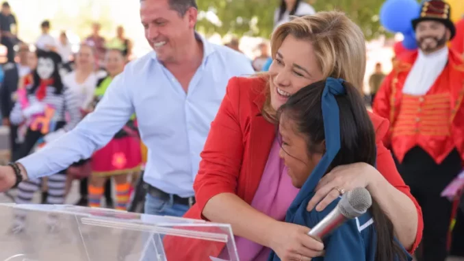 Maru Campos festeja en Delicias a las niñas y niños en su día