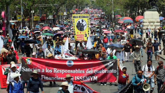 Miles de trabajadores exigen en las calles la aprobación de la reforma laboral