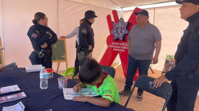 Orientan sobre seguridad y violencia de género en colonia Sierra Vista