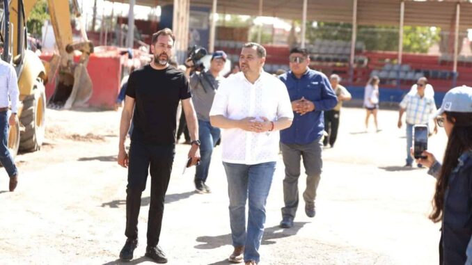 Supervisa alcalde obras de campo de beisbol en Satélite