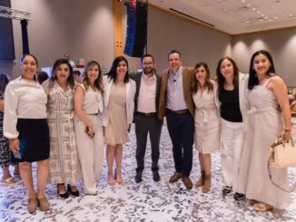 Celebra alcalde a mamás colaboradoras del Municipio por su día