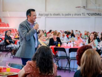 Convive Marco Bonilla con mamás militantes del PRI; reconoce su trabajo