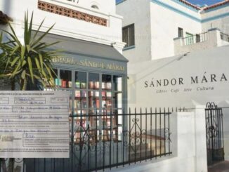 Multan a librería de Corral por desperdicio de agua potable