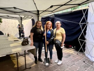 Tras altercado, Rosario Piedra se reúne con Ceci Flores afuera de las oficinas de la CNDH