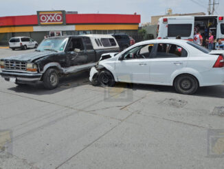 Choque deja varios heridos en cruce de Villas del Rey