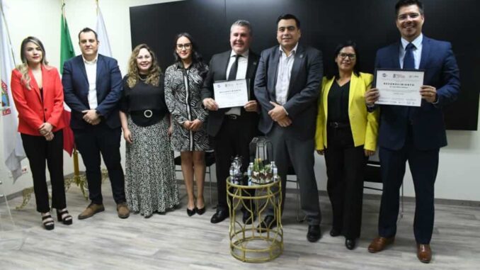 Conlleva el servicio público la gran responsabilidad de responder a la confianza depositada por la ciudadanía en las instituciones