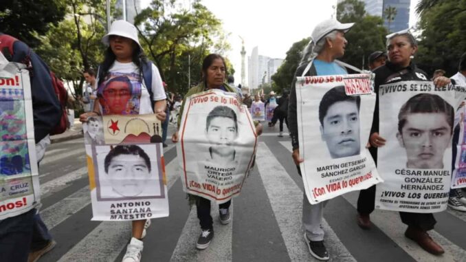 Fiscal del Caso Ayotzinapa reconoce que se buscan los cadáveres de normalistas