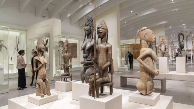 El Met de Nueva York exhibe mil 800 obras de África, América y Oceanía en una renovada ala
