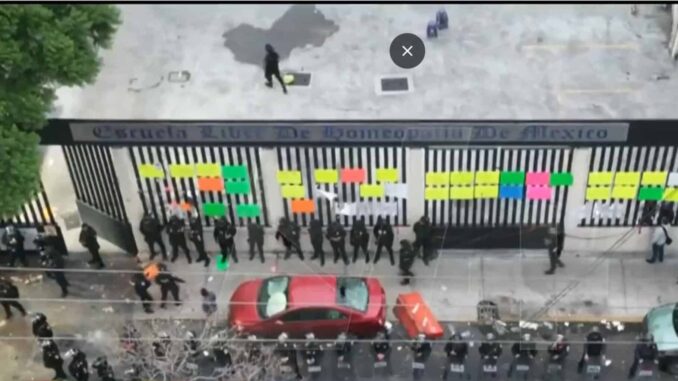 Enfrentamiento en la Colonia Morelos por intento de transformar la Escuela Libre de Homeopatía en albergue