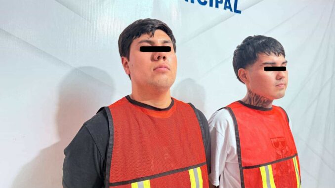 Arrestan a dos con pistolas 9 milímetros en Salvárcar