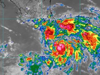 «Erick» se intensifica y mantiene su avance hacia Oaxaca y Guerrero