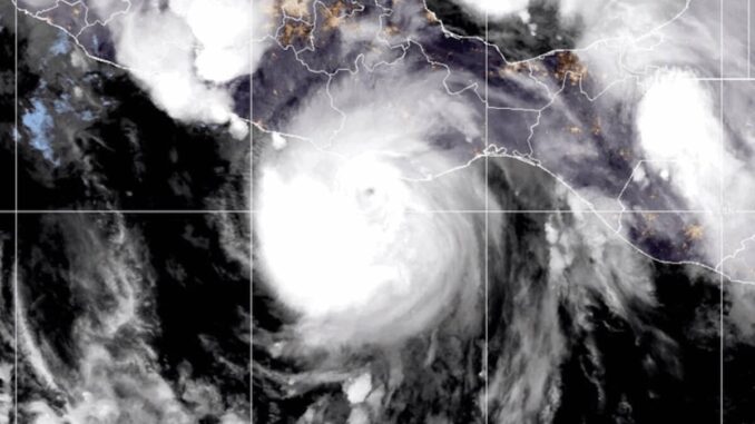 ‘Erick’ se intensifica a huracán categoría 4