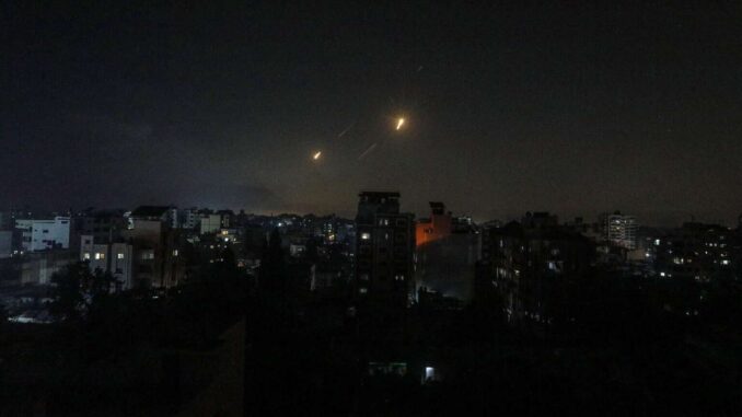 Medios israelíes reportan impactos en Tel Aviv tras nueva oleada de misiles de Irán