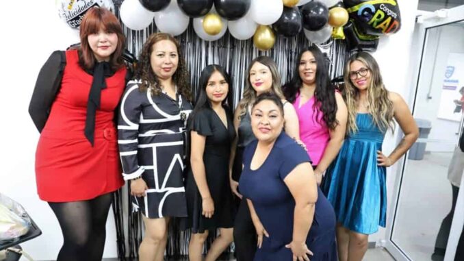 Concluyen usuarias del CEJUM estudios académicos y talleres para su empoderamiento social y económico