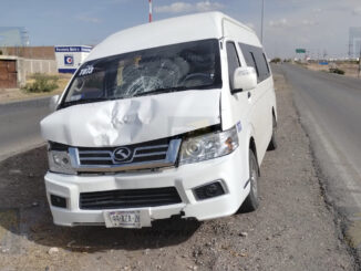 Hombre es embestido en entronque al Cereso; queda grave