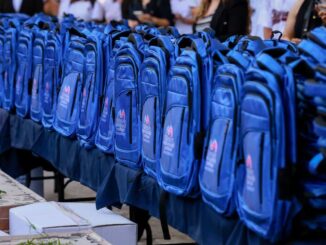 Concluye alcalde Bonilla entrega de mochilas a alumnado de nivel medio superior en el CBTIS 122