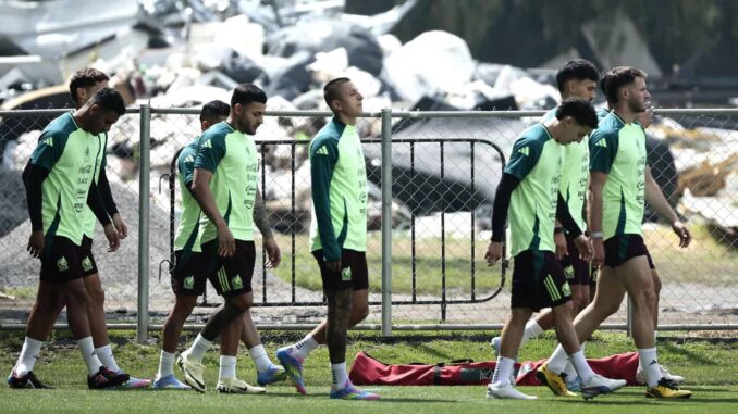 La Selección Mexicana llega en silencio a Los Ángeles, lista para defender el título