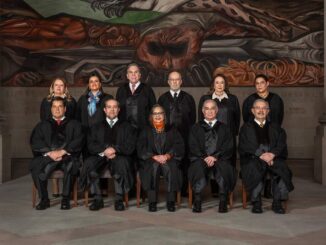 Proponen senadores de Morena y PVEM eliminar toga y birrete en la SCJN