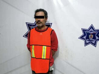 Arrestan a hombre con arma de fuego en la colonia Santa Rosa